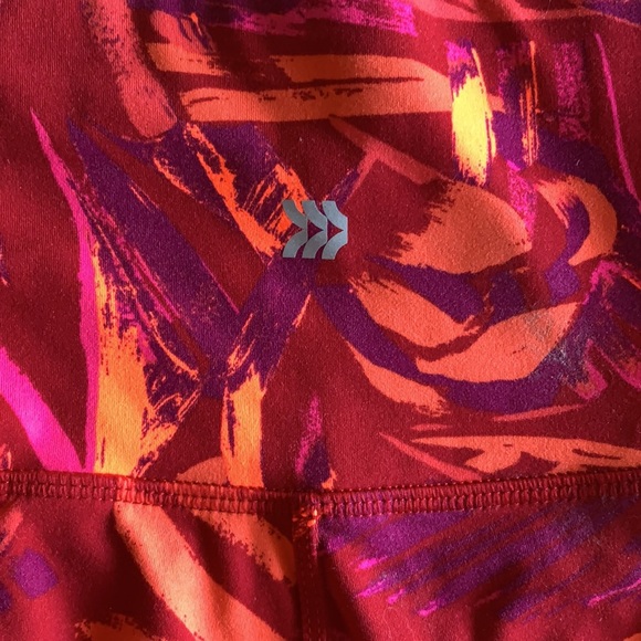 All In Motion floral design biker shorts with pockets - Picture 3 of 5